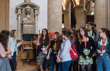 Dr Mortimer giving a class during a UNIQ summer school