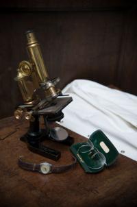 Microscope - (c) The Museum of the History of Science