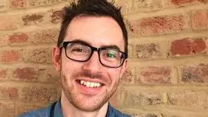 Dr Stephen Tuffnell